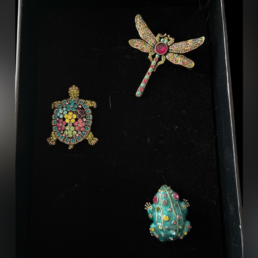 Heidi Daus Jeweled Brooch Set - Dragonfly, Turtle & Frog - Picture 1 of 8